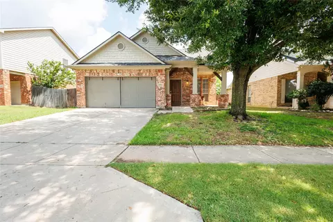 10844 Hawks Landing Rd, Haslet, TX 76052