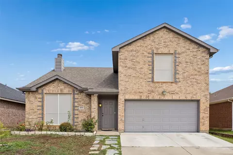 9087 River Falls Dr, Fort Worth, TX 76118