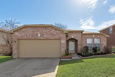 2528 Big Spring Dr, Fort Worth, TX 76120