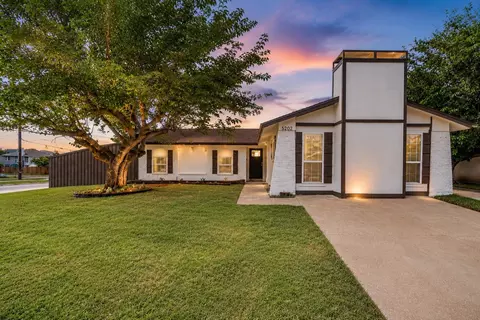 5202 Chestnut Pl, Garland, TX 75043