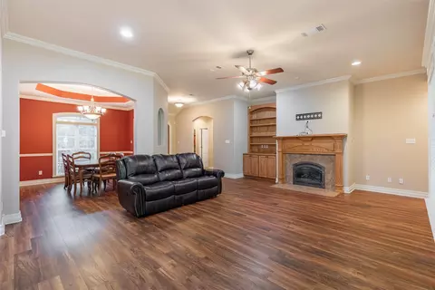 Living - 245 Katie Ln, Ruston, LA 71270 photo 2 of 3