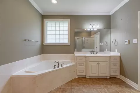 Bath - 245 Katie Ln, Ruston, LA 71270 photo 2 of 6