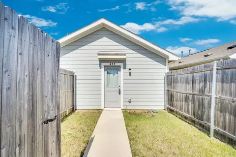 Exterior - 455 Eagle Wind Way, Ferris, TX 75125 photo 3 of 5