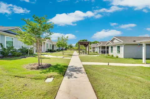 Exterior - 455 Eagle Wind Way, Ferris, TX 75125 photo 5 of 5