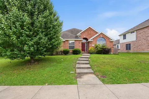 1700 Wylie Creek Dr, Desoto, TX 75115
