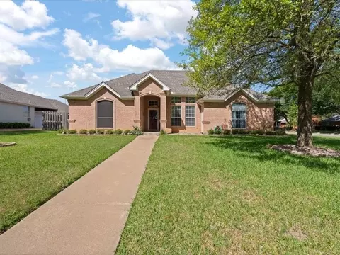 700 Brandon Dr, Cleburne, TX 76033