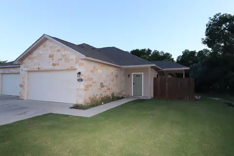 3001 Waterstone Dr, Brownwood, TX 76801