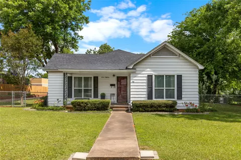 718 Howard St, Jacksonville, TX 75766