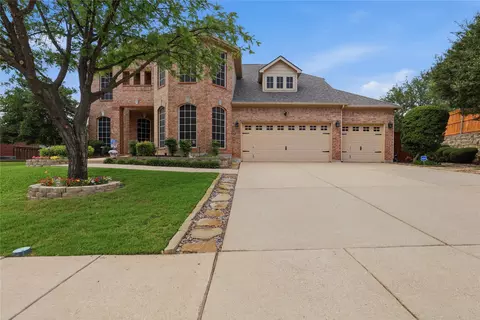 2455 Whispering Breeze Dr, Grand Prairie, TX 75050