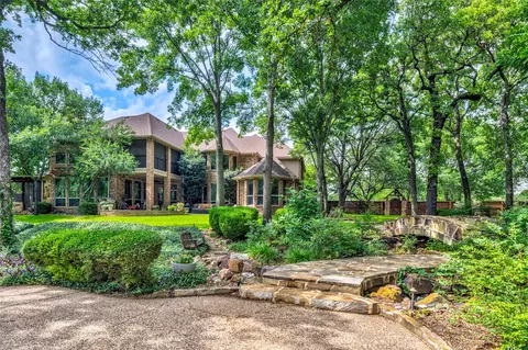 3905 Rothschild Dr, Flower Mound, TX 75022