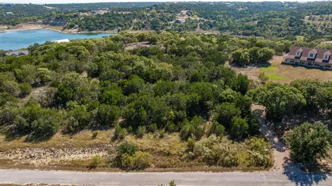3035 Beacon Lake Dr, Bluff Dale, TX 76433