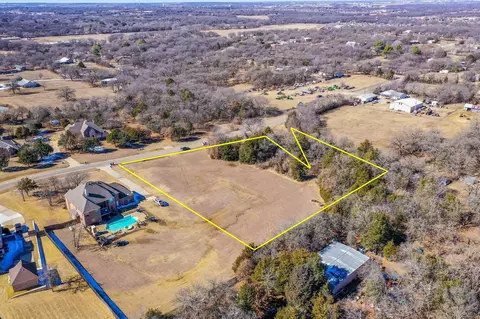 2413 Plantation Dr N, Burleson, TX 76028