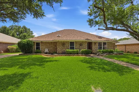 2008 Iron Horse Ct, Arlington, TX 76017