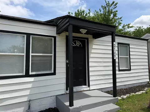 2709 Hanger, Fort Worth, TX 76105