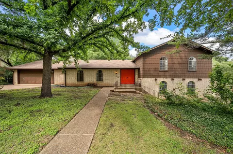 713 Wooded Crst, Woodway, TX 76712