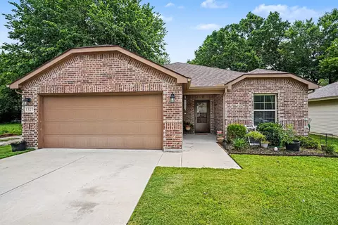 1327 Lanius St, Gainesville, TX 76240