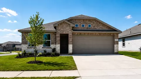 2201 Bakersfield Dr, Fort Worth, TX 76036
