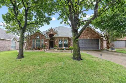 10802 Saint Annes Dr, Rowlett, TX 75089