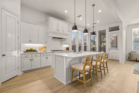 Kitchen - 6631 Roughleaf Ridge Rd, Argyle, TX 76226 photo 2 of 3