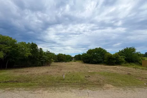 204 Willow Creek Ct, Mansfield, TX 76063