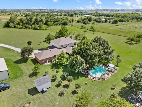 2141 Old Denton Rd, Decatur, TX 76234