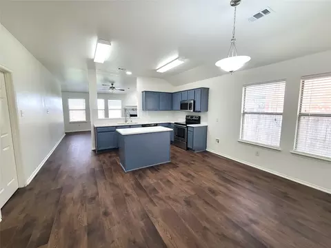 2004 Helmoken Falls Dr, Anna, TX 75409