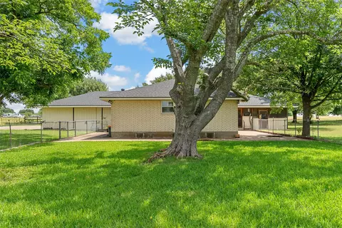Exterior - 5444 Old Lorena Rd, Lorena, TX 76655 photo 8 of 11
