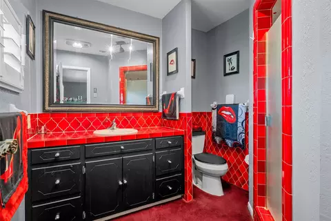 Bath - 5444 Old Lorena Rd, Lorena, TX 76655 photo 2 of 2