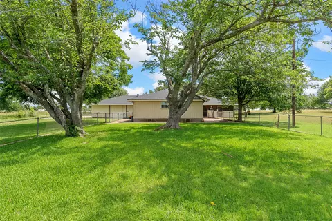 Exterior - 5444 Old Lorena Rd, Lorena, TX 76655 photo 9 of 11