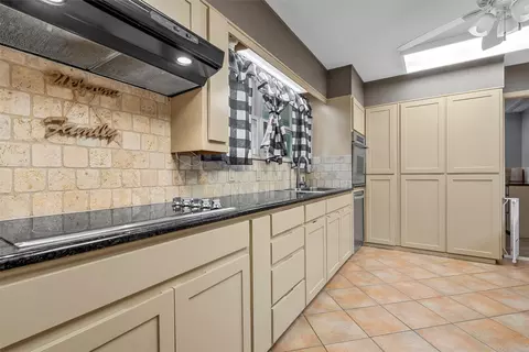 Kitchen - 5444 Old Lorena Rd, Lorena, TX 76655 photo 1 of 3