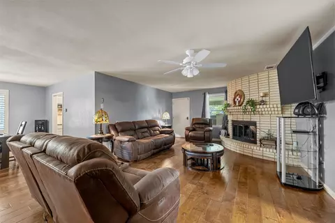 Living - 5444 Old Lorena Rd, Lorena, TX 76655 photo 2 of 2