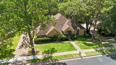 3813 Cambridge Cir W, Bedford, TX 76021