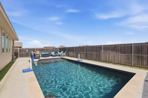 Exterior - 645 Ridgeback Trl, Haslet, TX 76052 photo 2 of 8