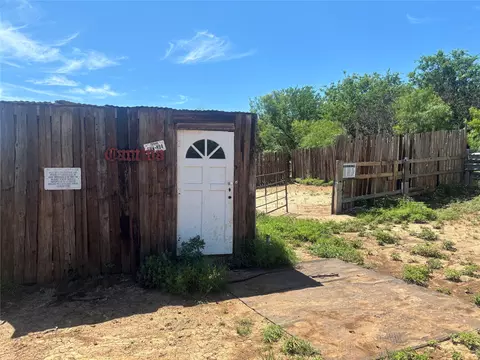 901 W Cherokee Ave, Comanche, TX 76442 photo 3