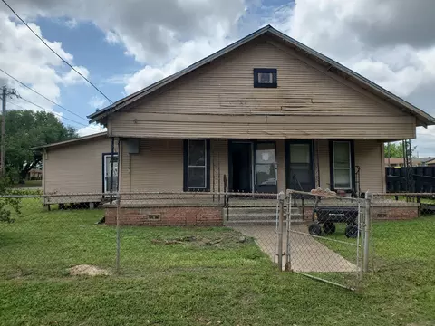 414 Barker St, Athens, TX 75751