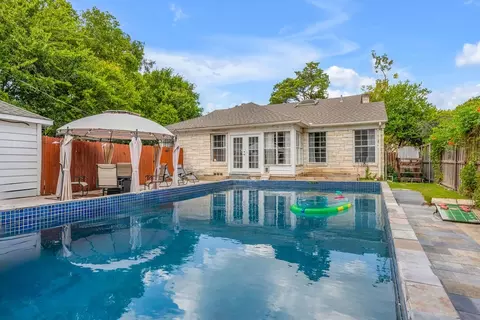 2240 Lawndale Dr, Dallas, TX 75211