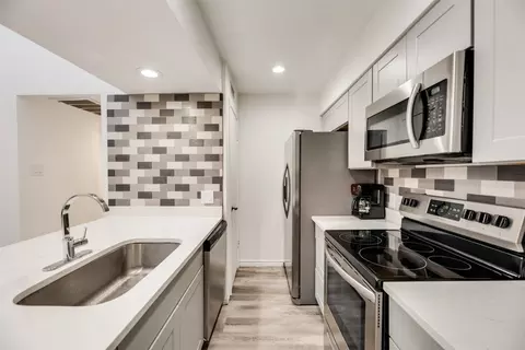 5750 Phoenix Dr #39, Dallas, TX 75231