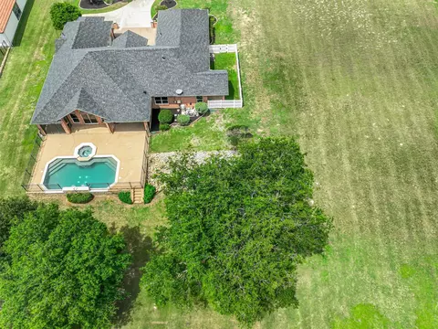 7349 Golf Club Dr, Fort Worth, TX 76179