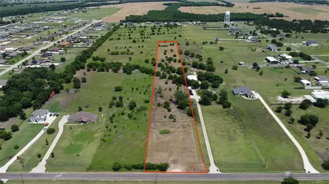 660 S Westmoreland Rd, Waxahachie, TX 75167