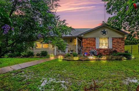 2382 N Fm 1743 Rd, Windom, TX 75492