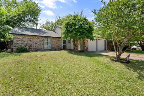 2508 Mardell Dr, Arlington, TX 76016