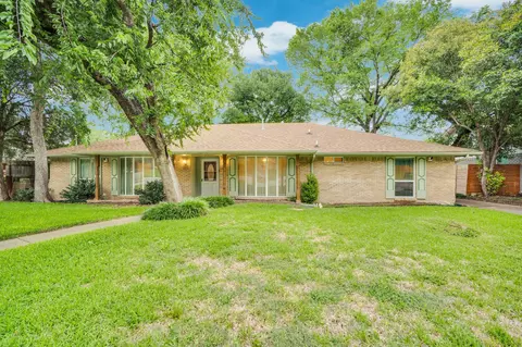 930 Glen Oaks Blvd, Dallas, TX 75232