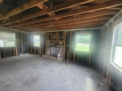 Living - 717 Midway Rd, Tool, TX 75143 photo 1 of 1