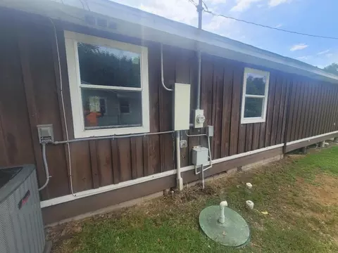 Exterior - 717 Midway Rd, Tool, TX 75143 photo 3 of 4