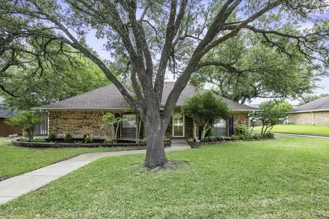 1222 Stonewall St, Garland, TX 75043