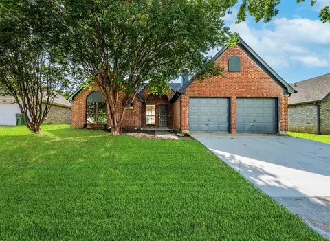 6105 Meadowside Trl, Arlington, TX 76017