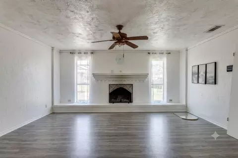 501 Sunrise Dr, Waxahachie, TX 75165