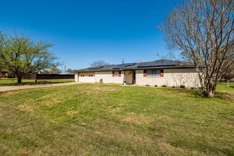 501 Sunrise Dr, Waxahachie, TX 75165