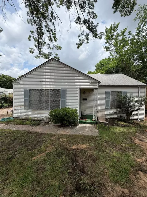 4405 Wayne Ct N, Haltom City, TX 76117