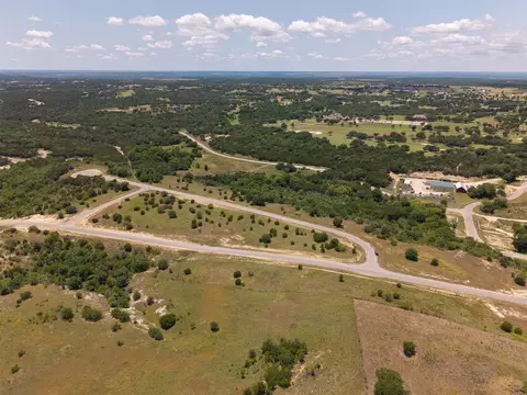 7116 Eagle Oaks Dr, Cleburne, TX 76033 photo 2